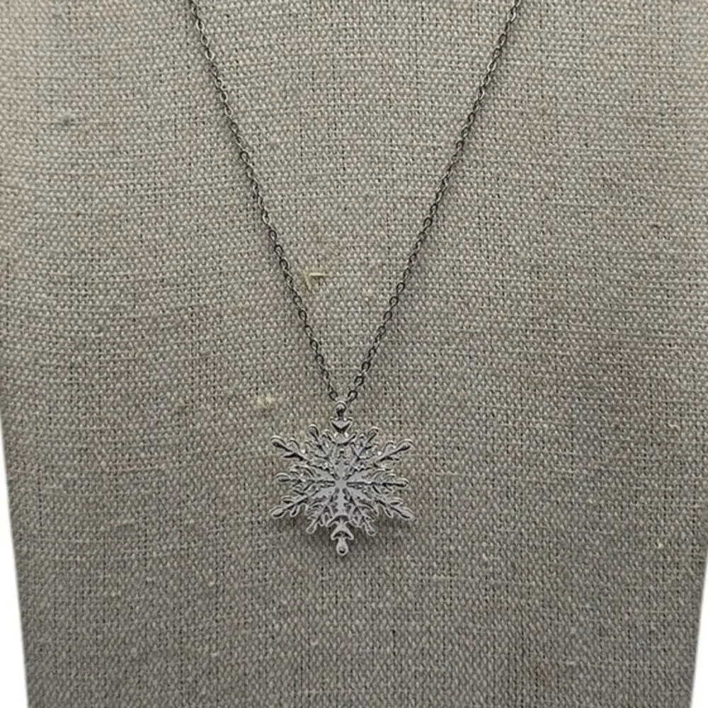 Snowflake Pendant Necklace Silver Signed Best - Vintage Winter Romantic Delicate